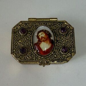 Vintage Religious Brass Pill Box Jesus In Thorned Crown - Purple Faceted Glass